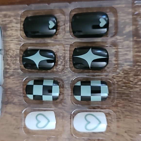 2/$16 Black Hearts Press On Nails - Picture 13 of 15